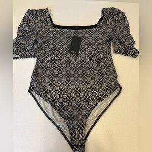 Saints + Secrets Puff Sleeve Bodysuit Black Geo Print Stretch Medium
